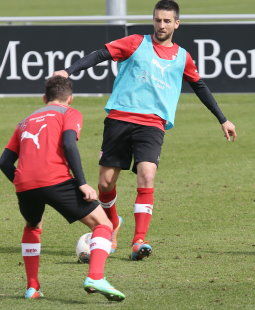 /?proxy=REDAKTION/News/2013-2014/Trainingsauftakt_vor_VfB-HSV_255x310_1314.jpg